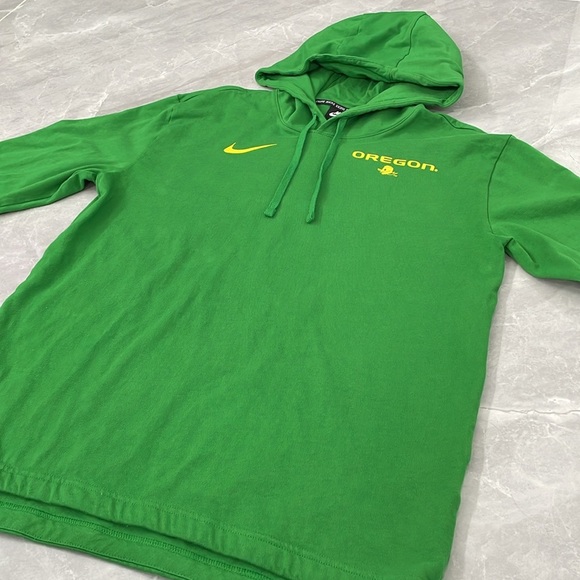 Men's Nike Green Oregon Ducks Vault SJY Club Cotton Hoodie Long Sleeve Shirt - Picture 5 of 16